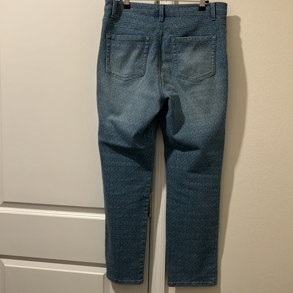 NWOT 12P GLORIA VANDERBILT AMANDA STYLE LIGHT BLUE PATTERNED JEANS - Picture 3 of 9